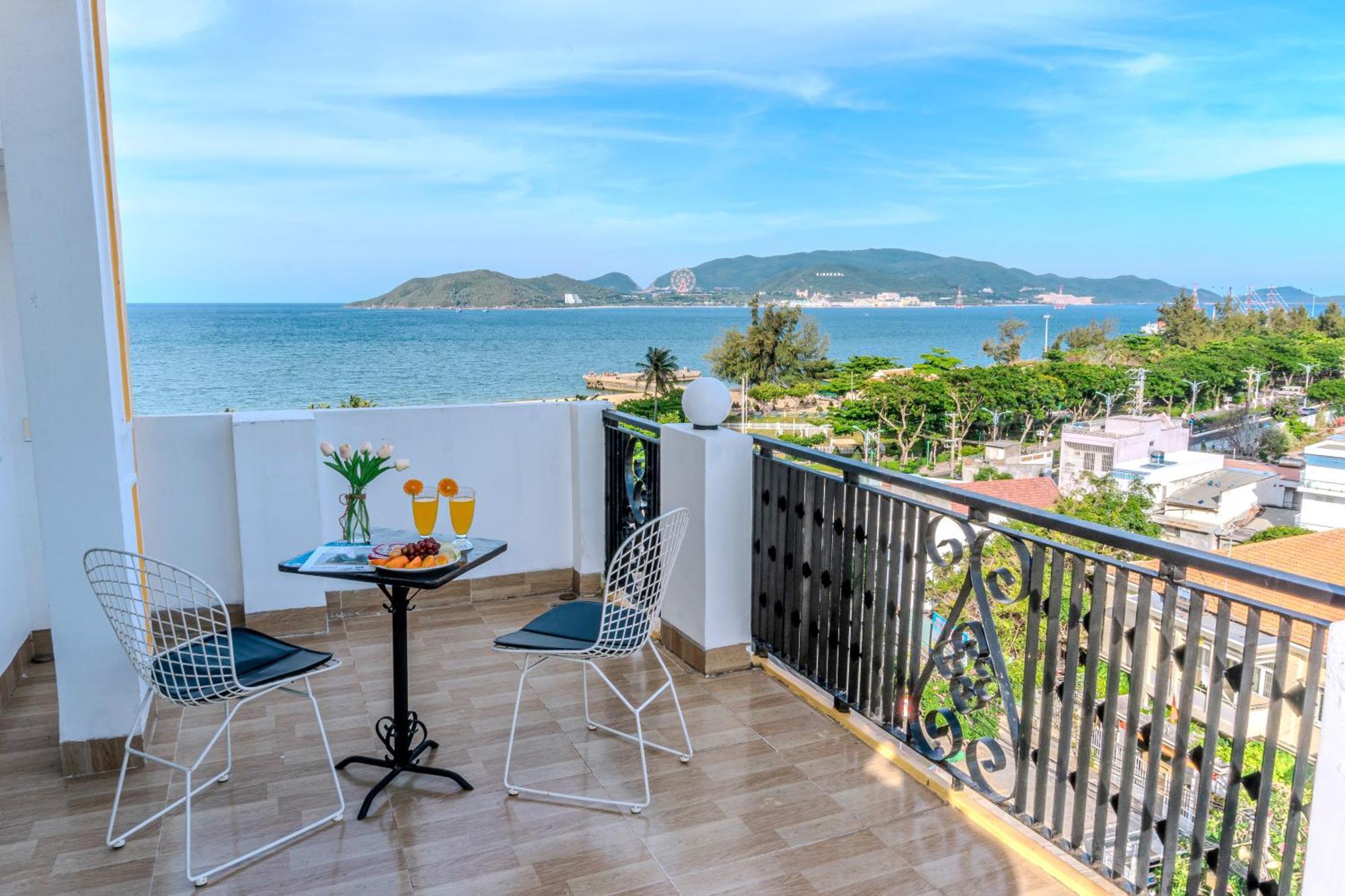 Melyna Hotel Nha Trang Beach Eksteriør billede