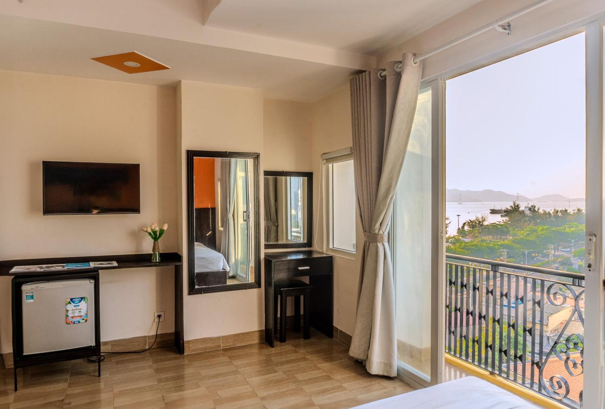 Melyna Hotel Nha Trang Beach Eksteriør billede
