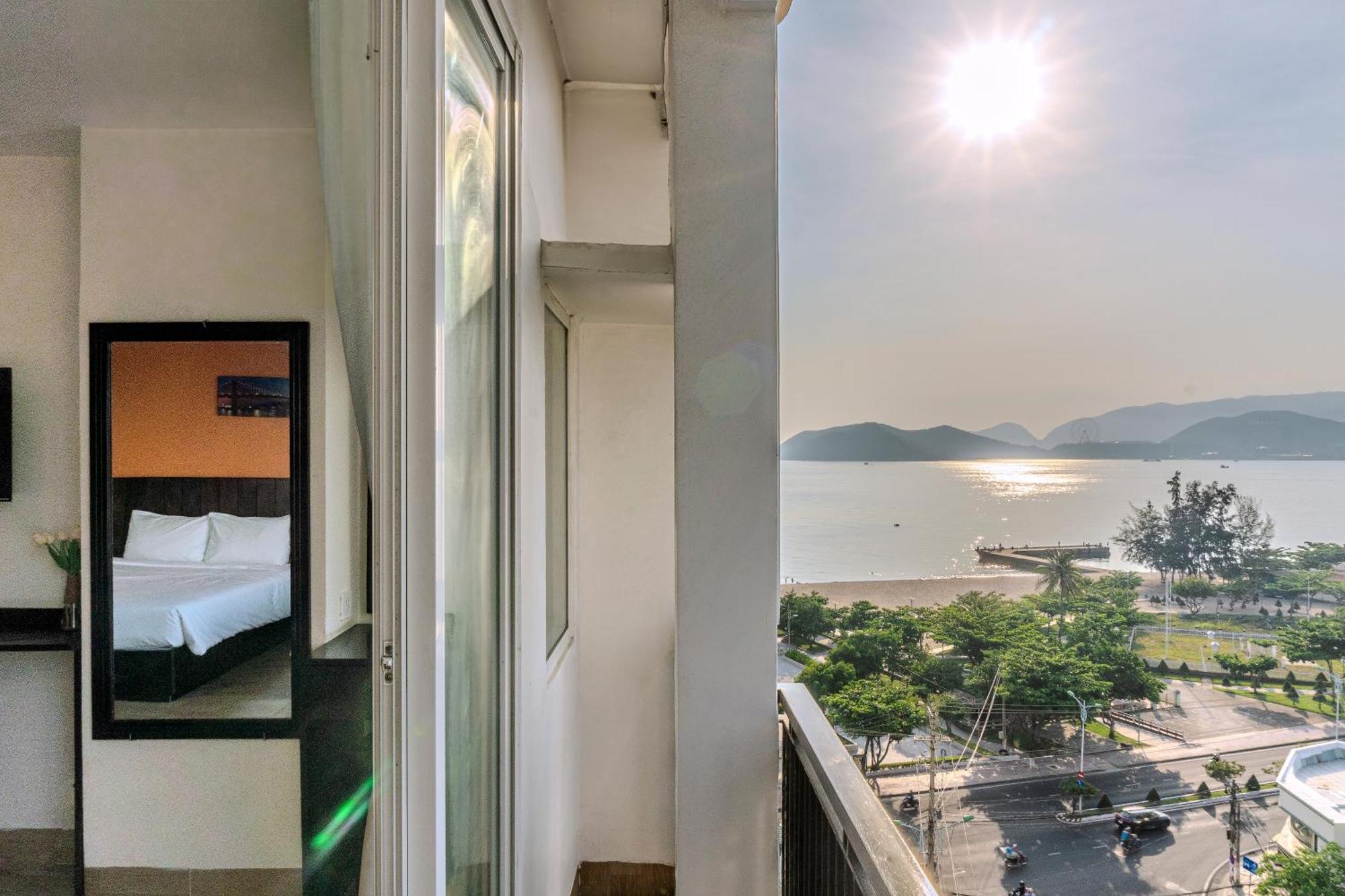 Melyna Hotel Nha Trang Beach Eksteriør billede