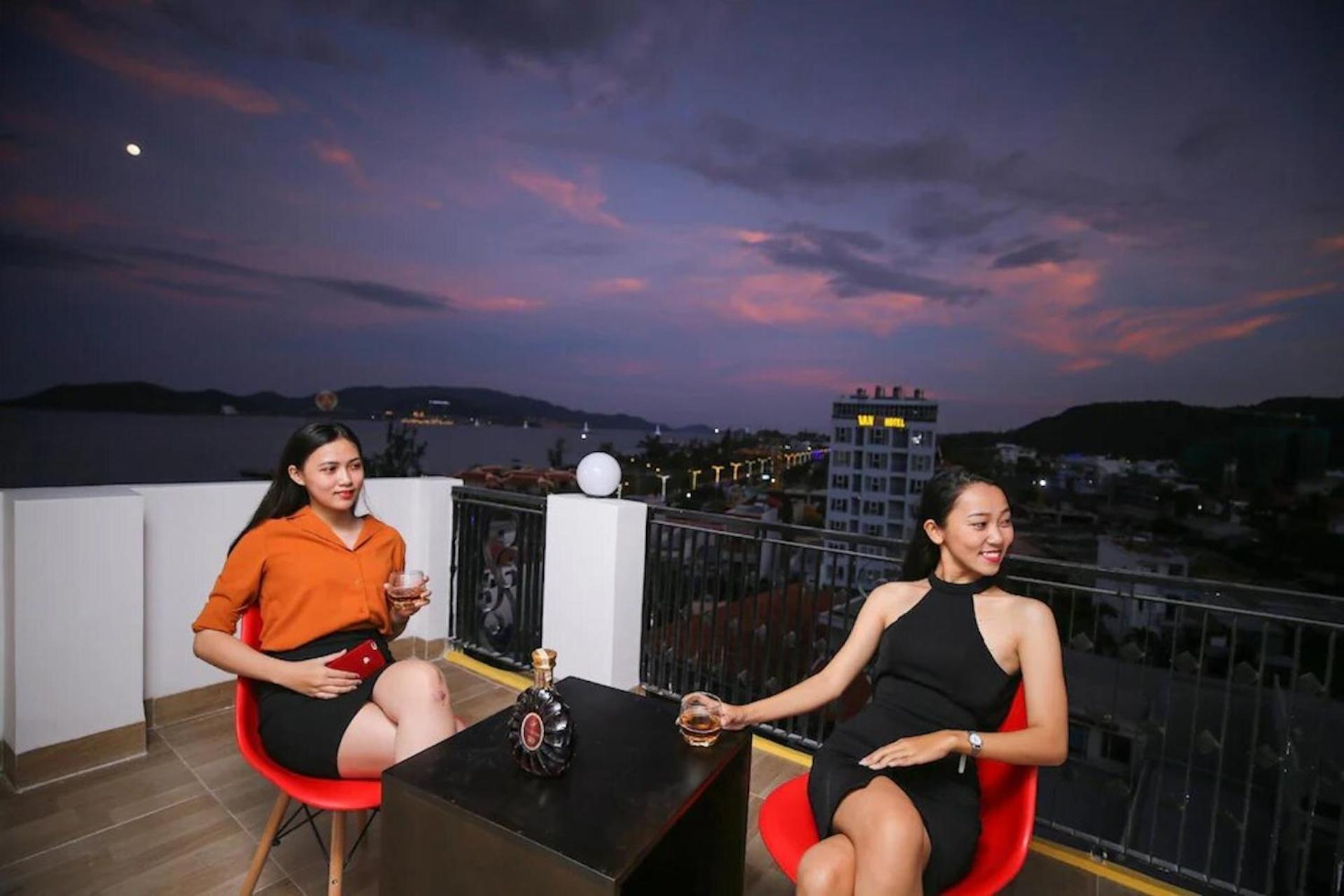 Melyna Hotel Nha Trang Beach Eksteriør billede