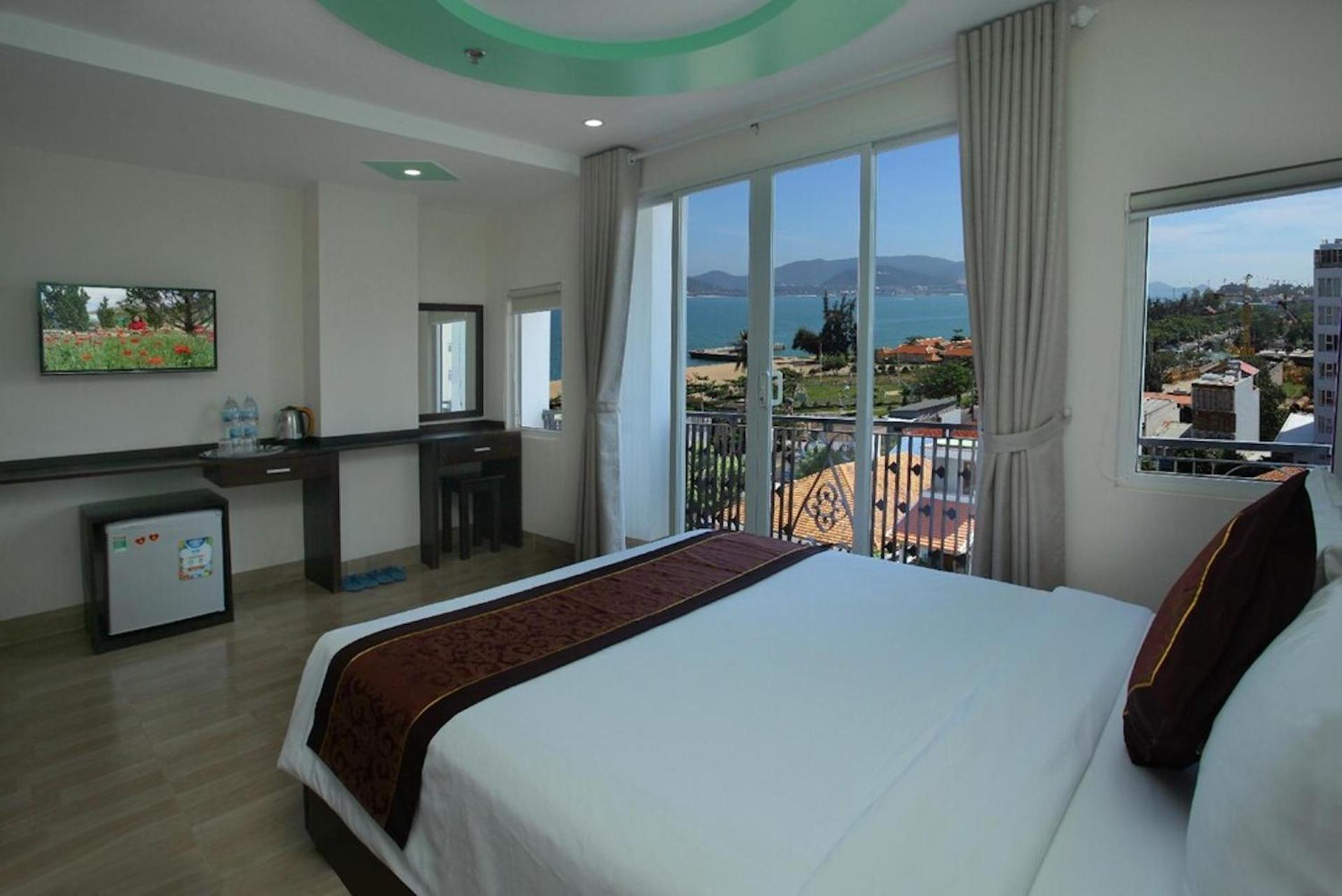 Melyna Hotel Nha Trang Beach Eksteriør billede